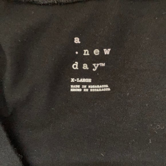 Black V Neck Short Sleeve T Shirt - Size XL - NWOT - deep V - Picture 4 of 4